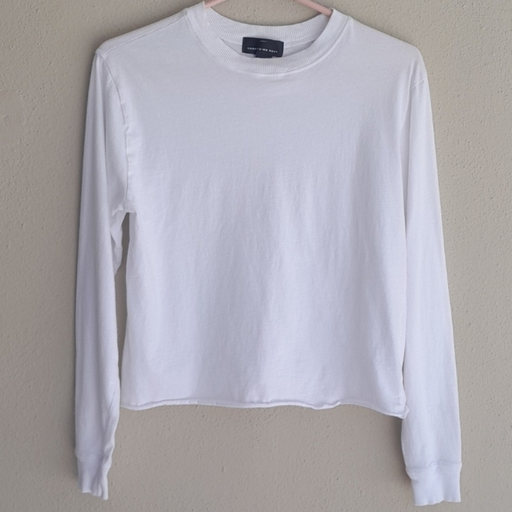 SOMETHING NAVY TOP White Cropped Long Sleeve Tee